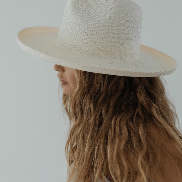 GIGI PIP Cream Textured Hat main image 4